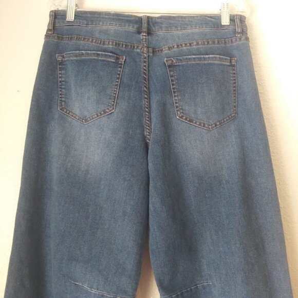 Logo by Lori Goldstein women's size 12P Taper Capri Jeans - Picture 7 of 16